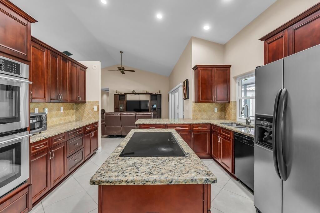 895 NW 110th Lane, Coral Springs, FL 33071 Photo