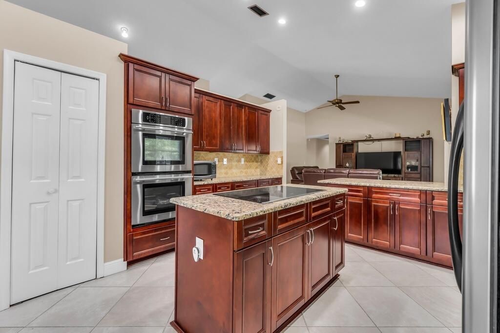 895 NW 110th Lane, Coral Springs, FL 33071 Photo