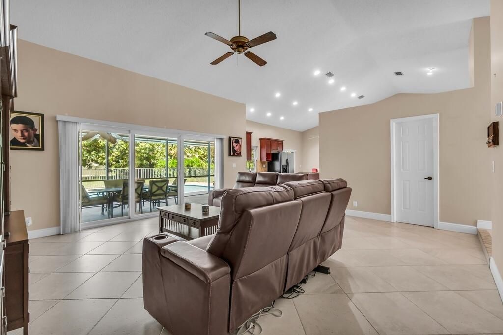 895 NW 110th Lane, Coral Springs, FL 33071 Photo