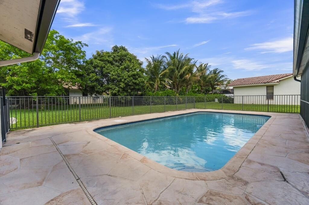 895 NW 110th Lane, Coral Springs, FL 33071 Photo