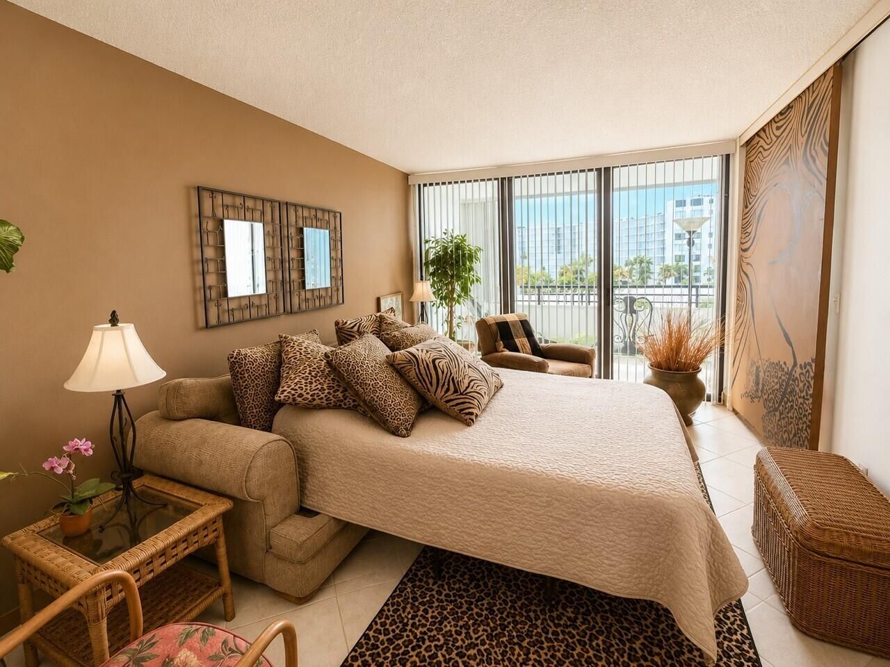 3589 S Ocean Boulevard, Unit 404, South Palm Beach, FL 33480 Photo