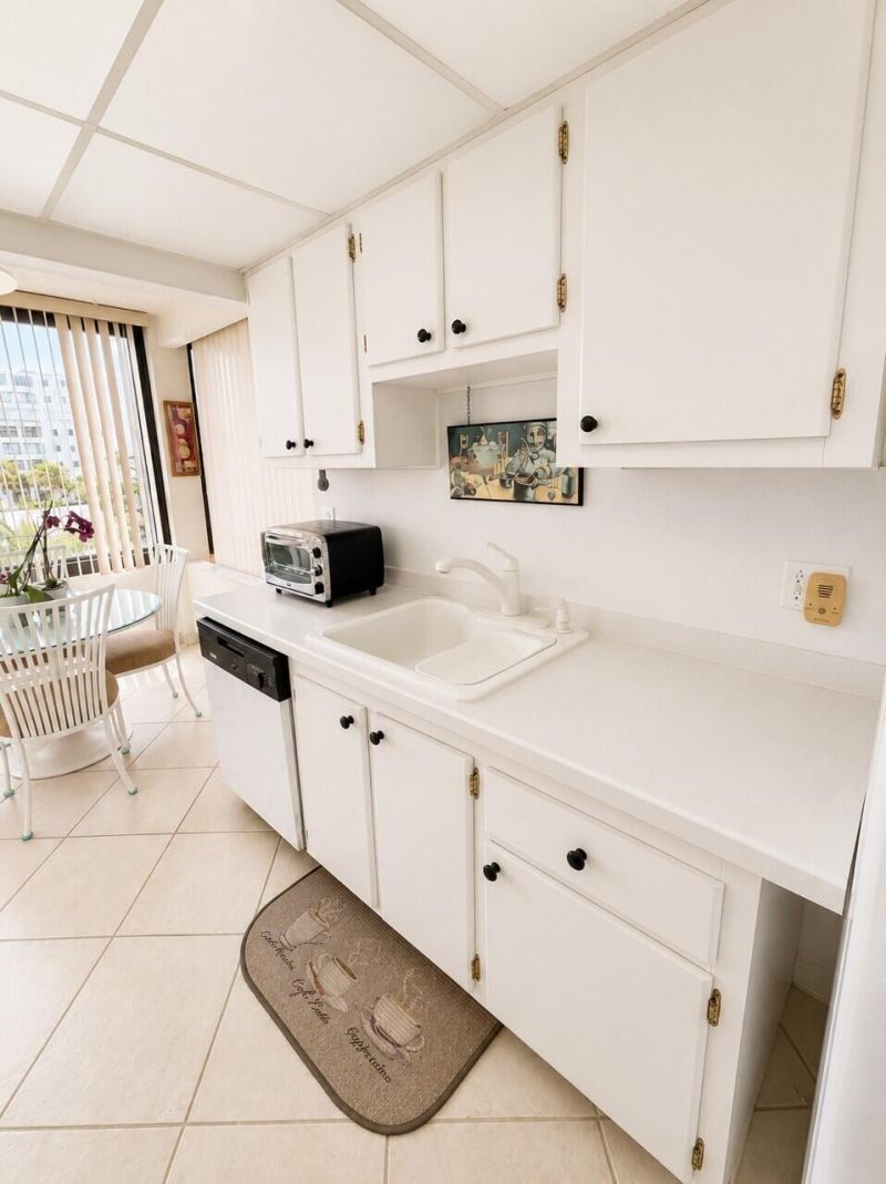 3589 S Ocean Boulevard, Unit 404, South Palm Beach, FL 33480 Photo