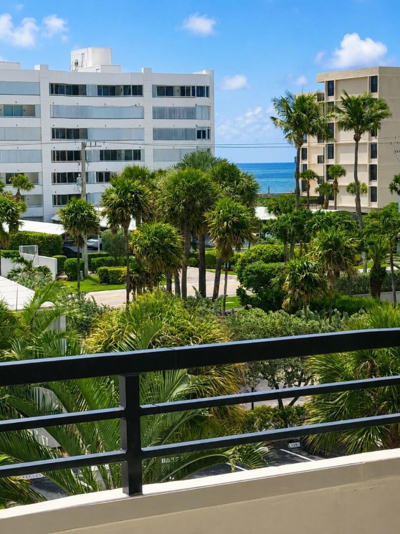 3589 S Ocean Boulevard, Unit 404, South Palm Beach, FL 33480 Photo