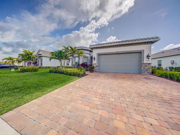 10562 Northbrook Circle, Palm Beach Gardens, FL 33412