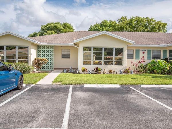 5061 Lakefront Boulevard, Unit B, Delray Beach, FL 33484