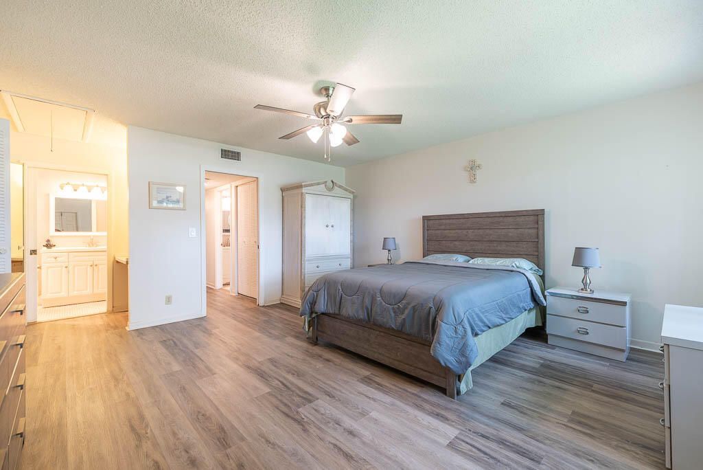 5061 Lakefront Boulevard, Unit B, Delray Beach, FL 33484 Photo
