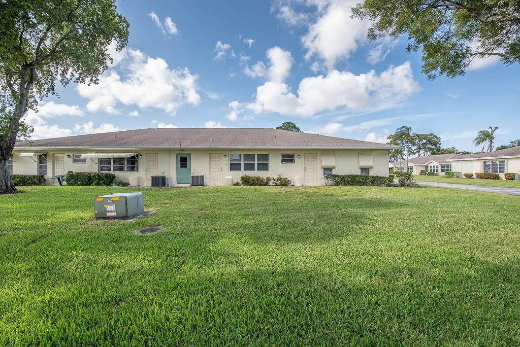 5061 Lakefront Boulevard, Unit B, Delray Beach, FL 33484 Photo