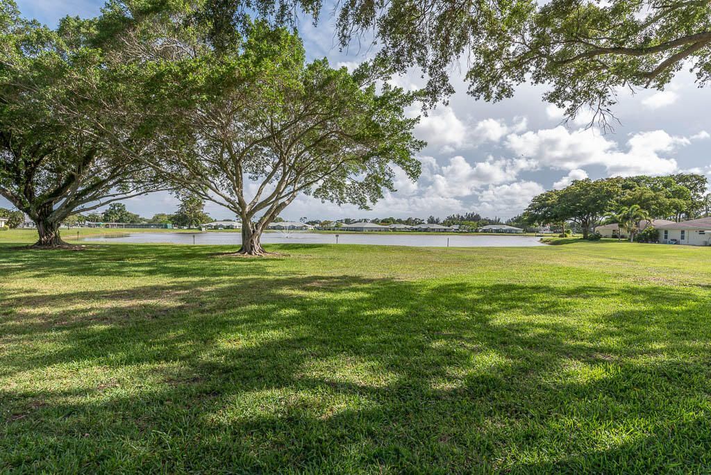 5061 Lakefront Boulevard, Unit B, Delray Beach, FL 33484 Photo