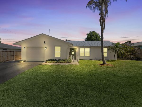 1729 NE 23rd Terrace, Jensen Beach, FL 34957