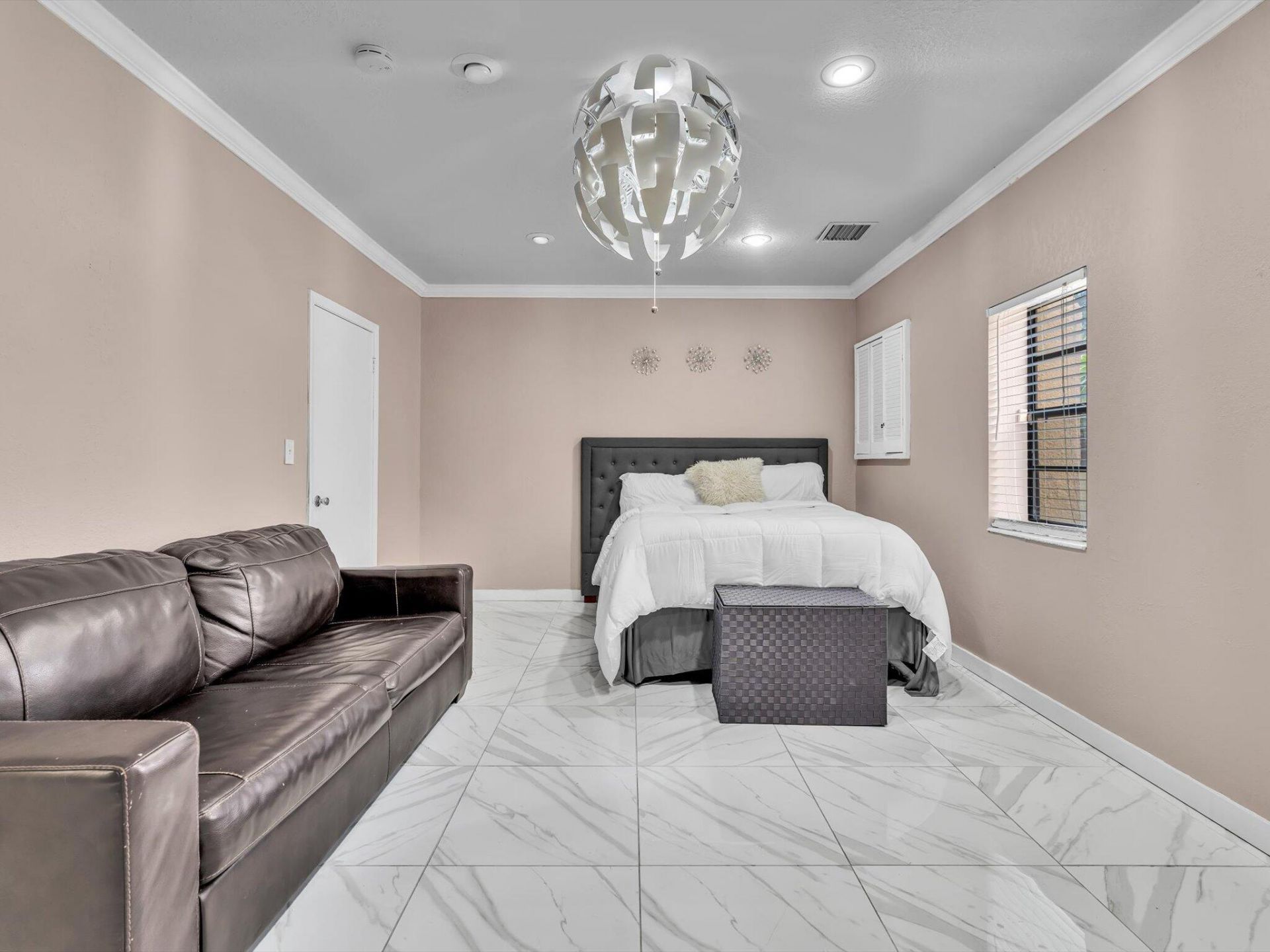 20331 NE 10th Court, Miami, FL 33179 Photo