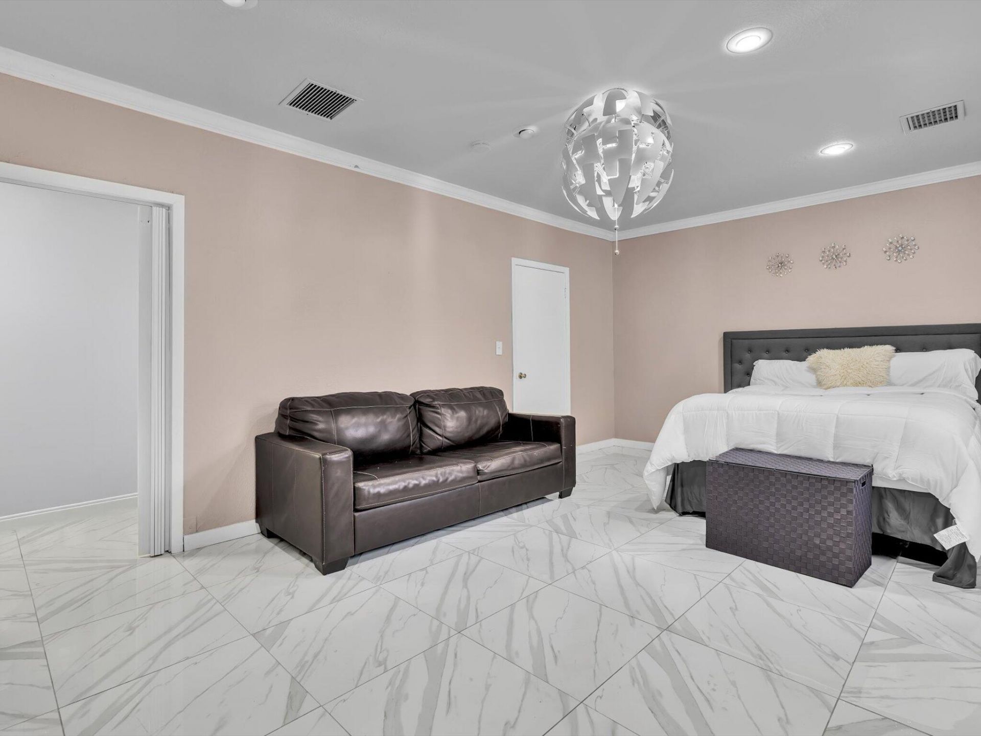 20331 NE 10th Court, Miami, FL 33179 Photo