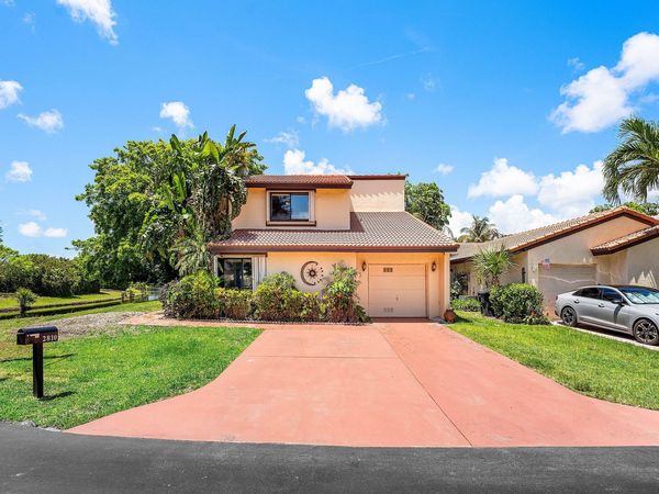 2810 Sand Pines Court, Lake Worth, FL 33462