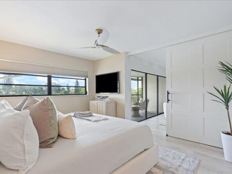 551 Greensward Lane, Unit 204-d, Delray Beach, FL 33445 Photo