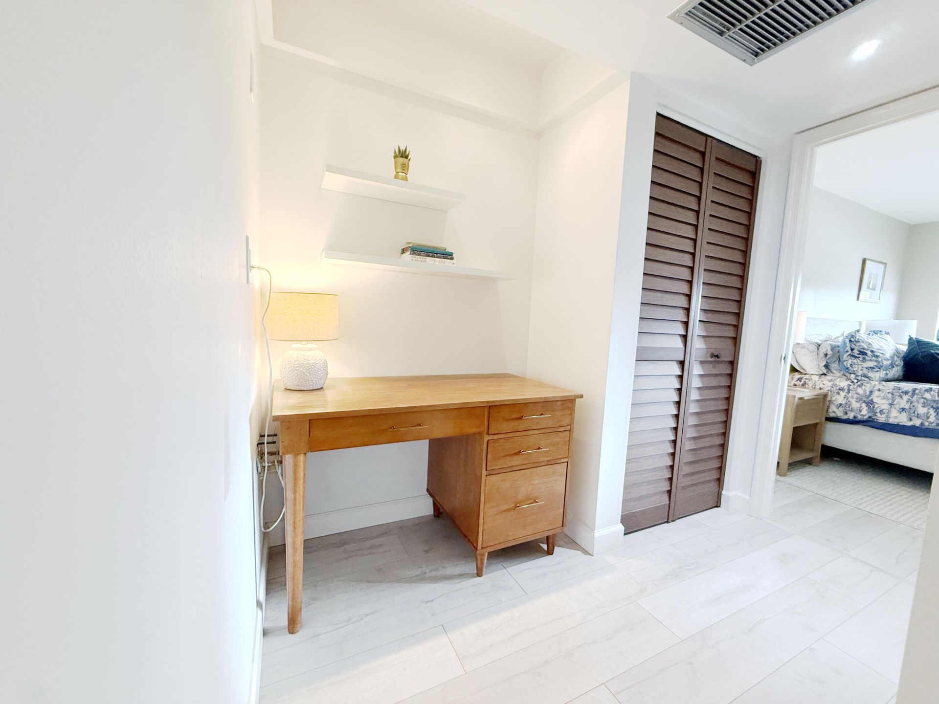 551 Greensward Lane, Unit 204-d, Delray Beach, FL 33445 Photo
