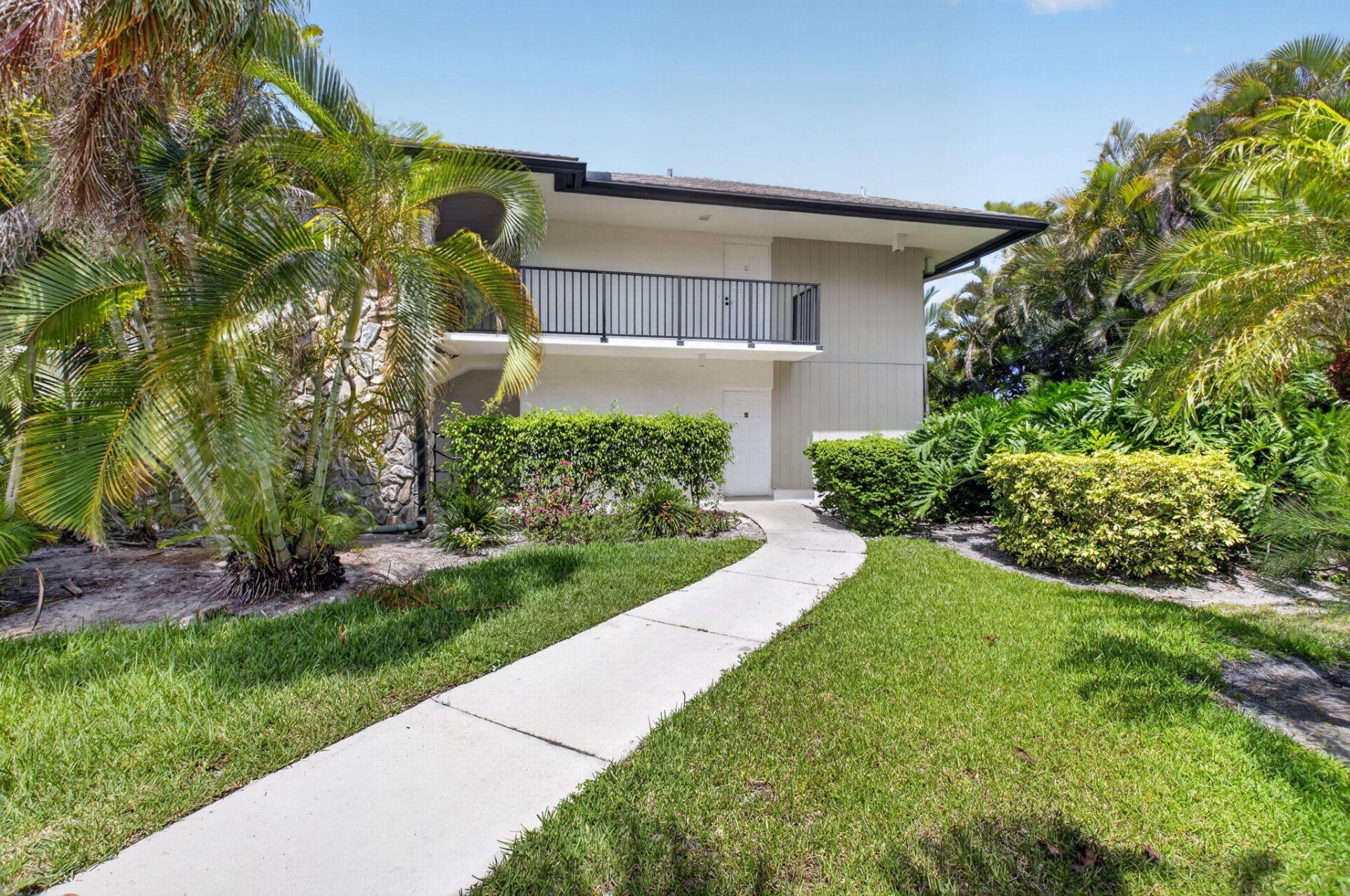 551 Greensward Lane, Unit 204-d, Delray Beach, FL 33445 Photo