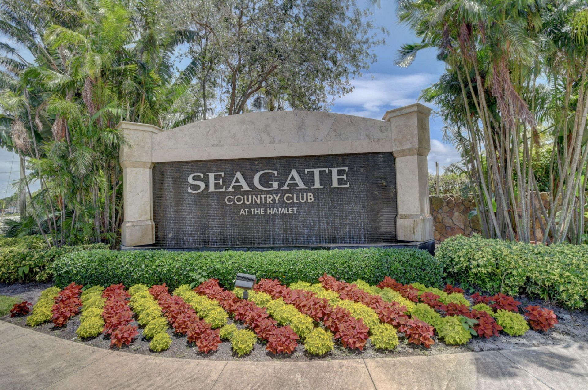 551 Greensward Lane, Unit 204-d, Delray Beach, FL 33445 Photo