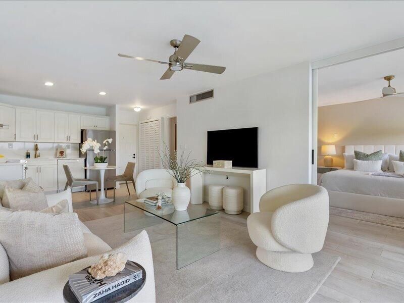 551 Greensward Lane, Unit 204-d, Delray Beach, FL 33445 Photo