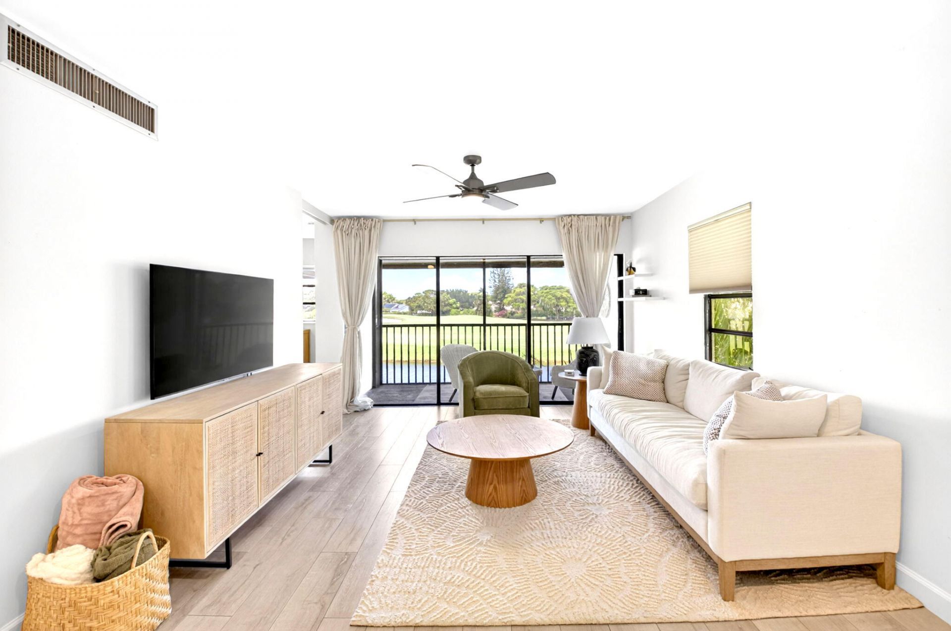 551 Greensward Lane, Unit 204-d, Delray Beach, FL 33445 Photo