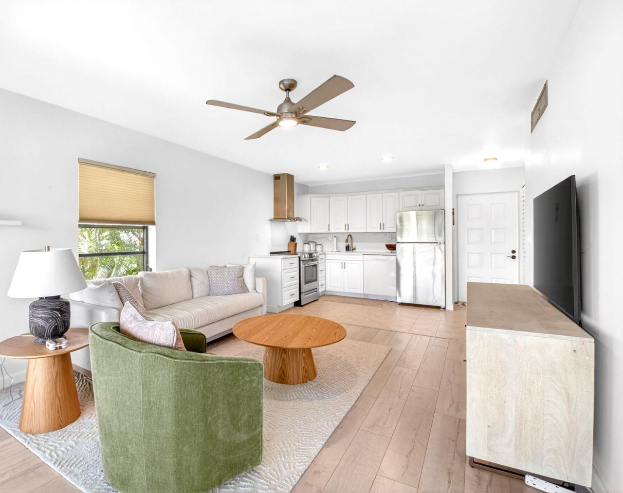 551 Greensward Lane, Unit 204-d, Delray Beach, FL 33445 Photo