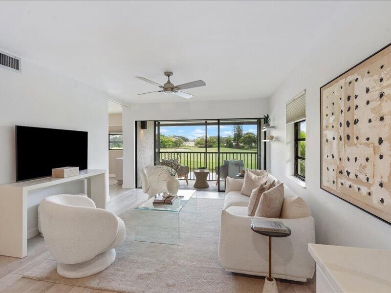 551 Greensward Lane, Unit 204-d, Delray Beach, FL 33445 Photo