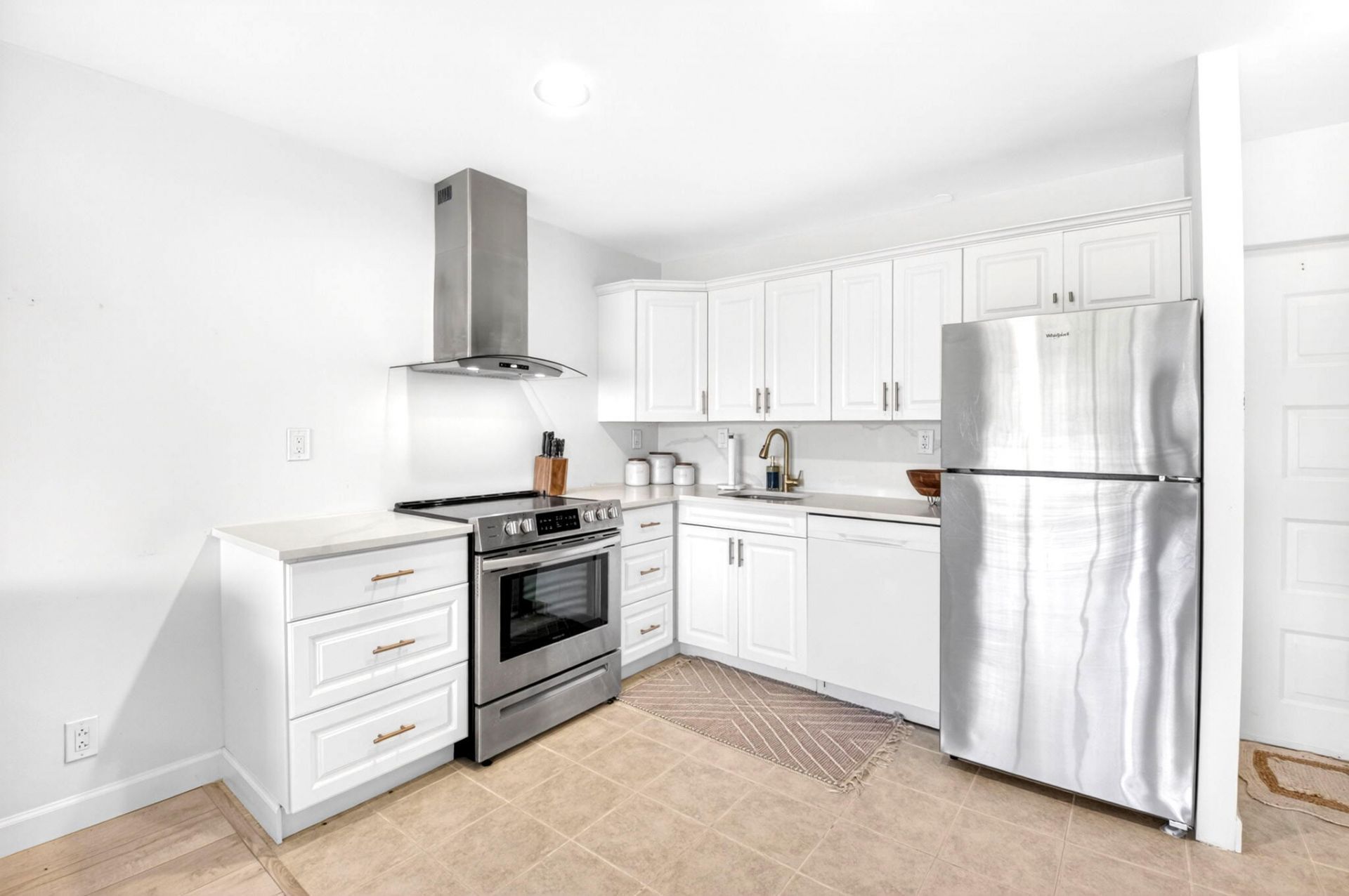551 Greensward Lane, Unit 204-d, Delray Beach, FL 33445 Photo