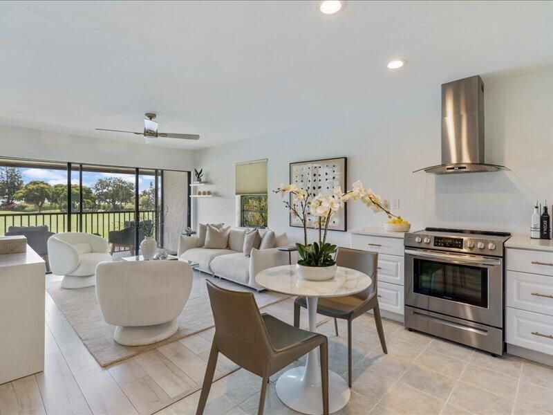 551 Greensward Lane, Unit 204-d, Delray Beach, FL 33445 Photo