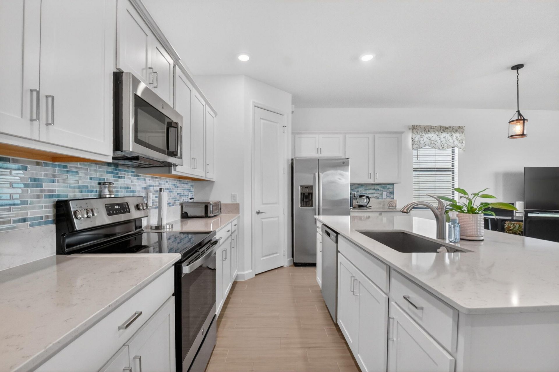 6026 Henderson Way, West Palm Beach, FL 33415 Photo
