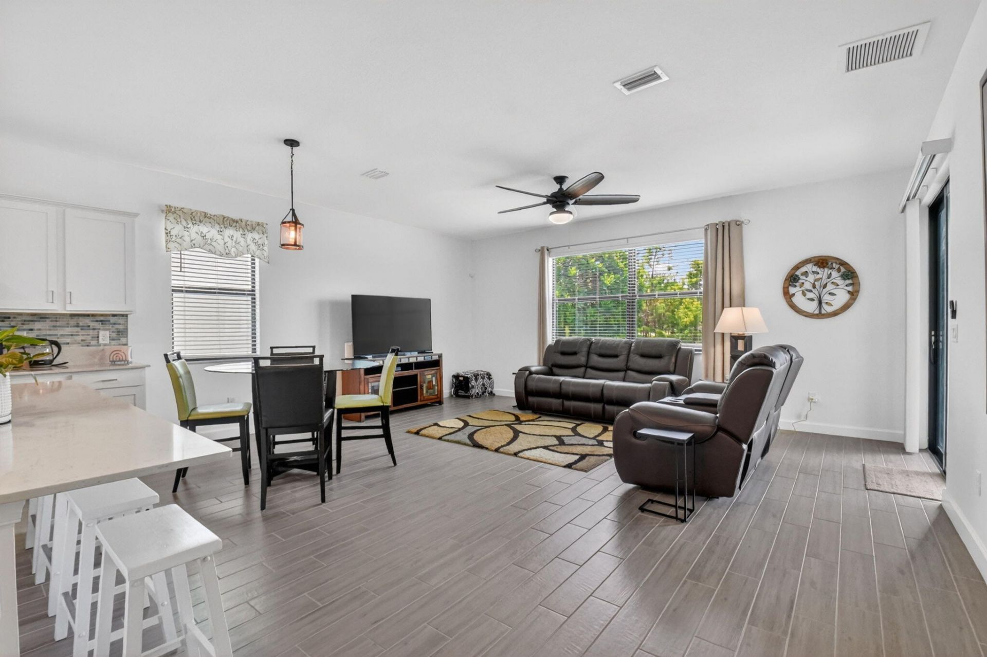6026 Henderson Way, West Palm Beach, FL 33415 Photo