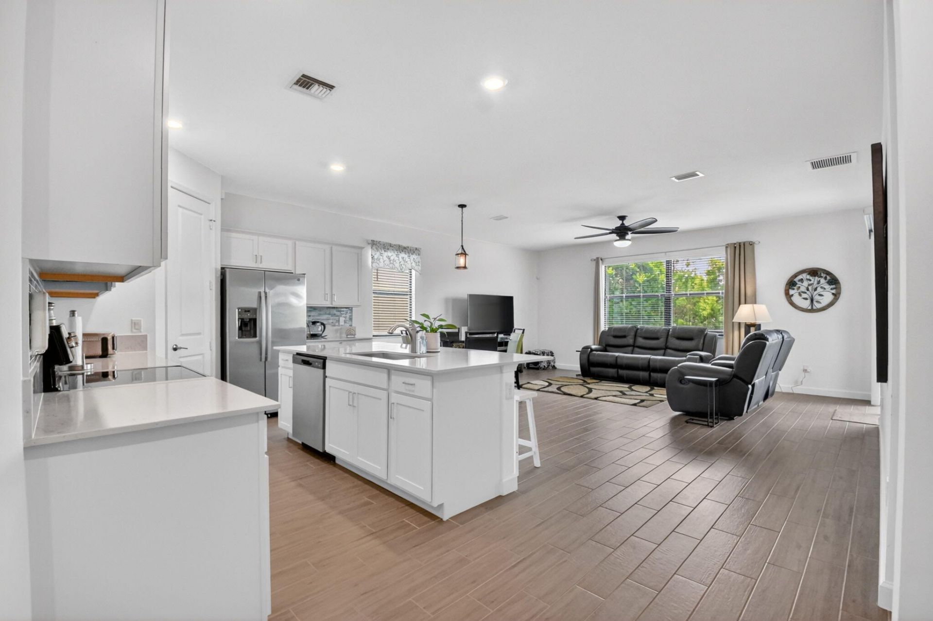 6026 Henderson Way, West Palm Beach, FL 33415 Photo