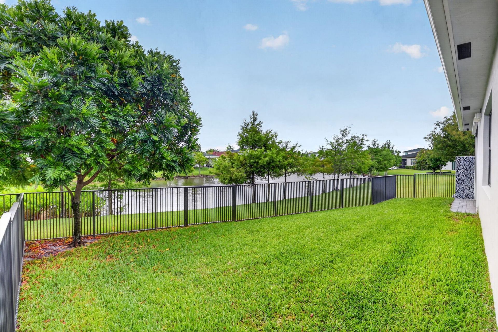6026 Henderson Way, West Palm Beach, FL 33415 Photo