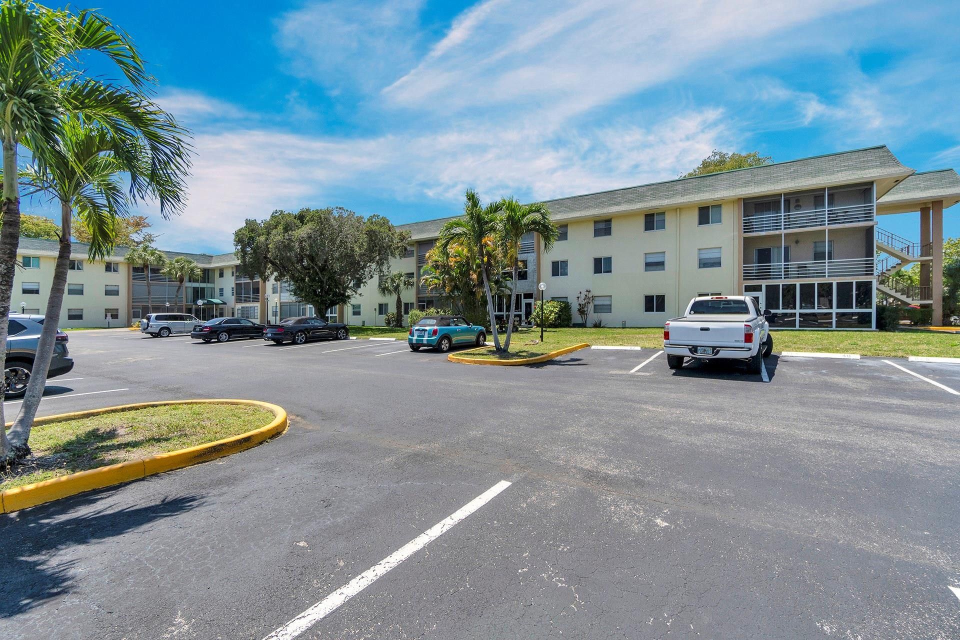 5190 E Sabal Palm Boulevard, Unit 304, Tamarac, FL 33319 Photo