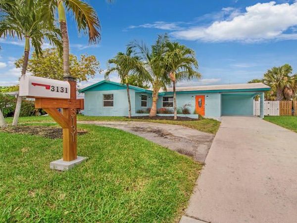 3131 Avenue H E, Riviera Beach, FL 33404