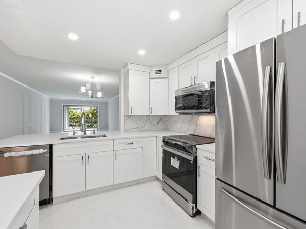 2006 Granada Drive, Unit M3, Coconut Creek, FL 33066