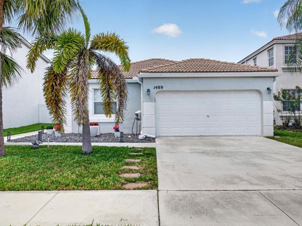 1489 NW 153rd Avenue, Pembroke Pines, FL 33028
