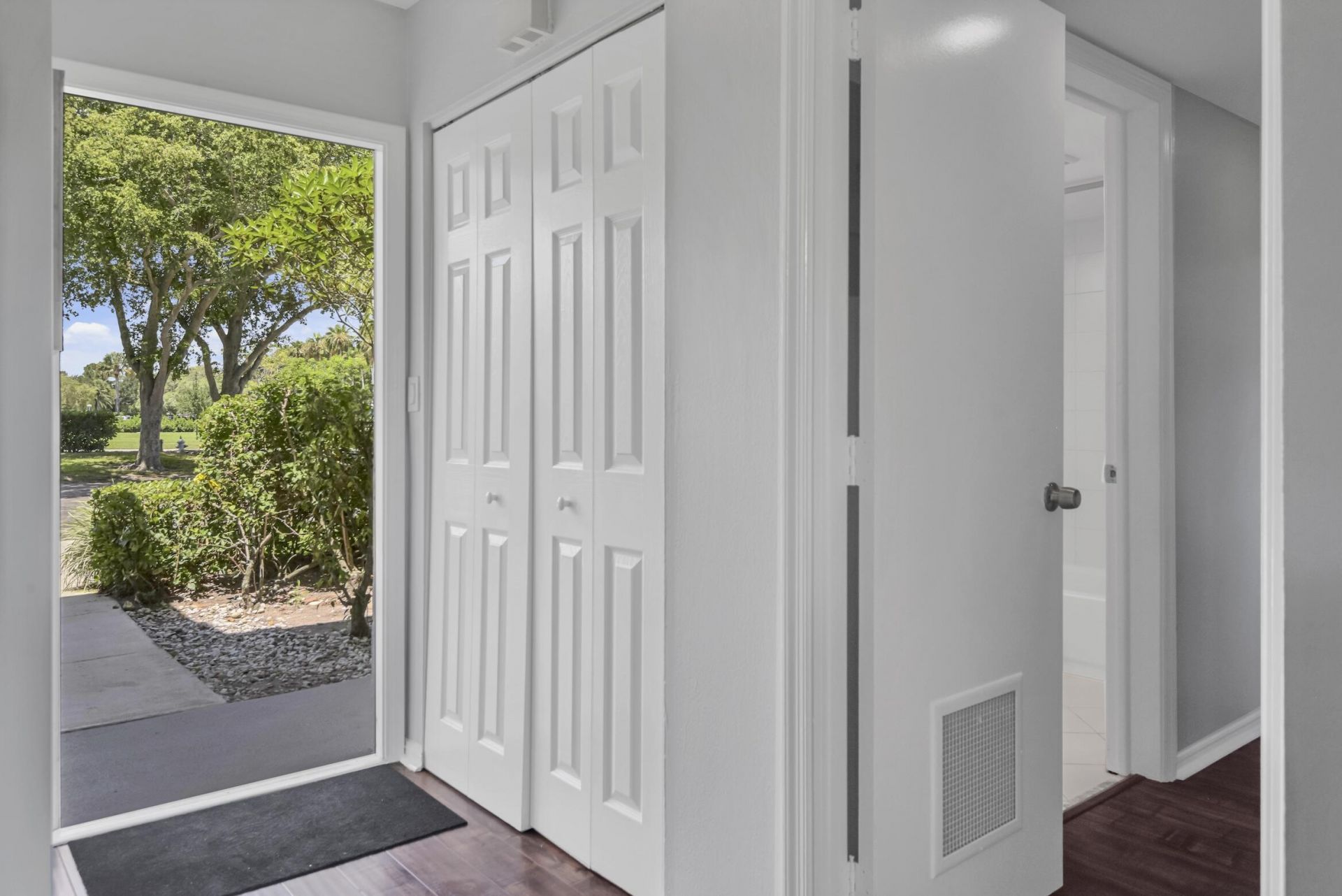 401 Greensward Lane, Unit 102-a, Delray Beach, FL 33445 Photo