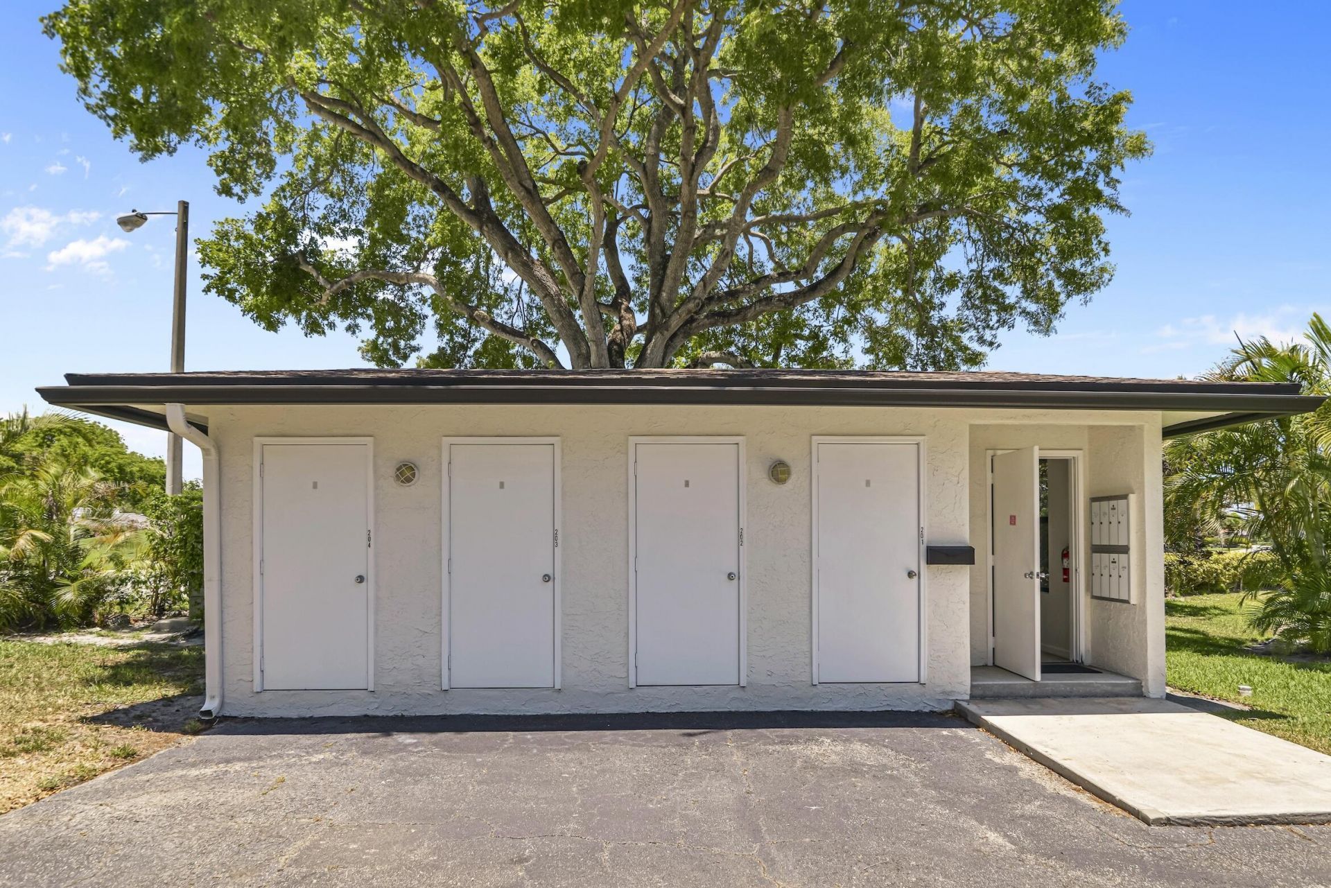 401 Greensward Lane, Unit 102-a, Delray Beach, FL 33445 Photo