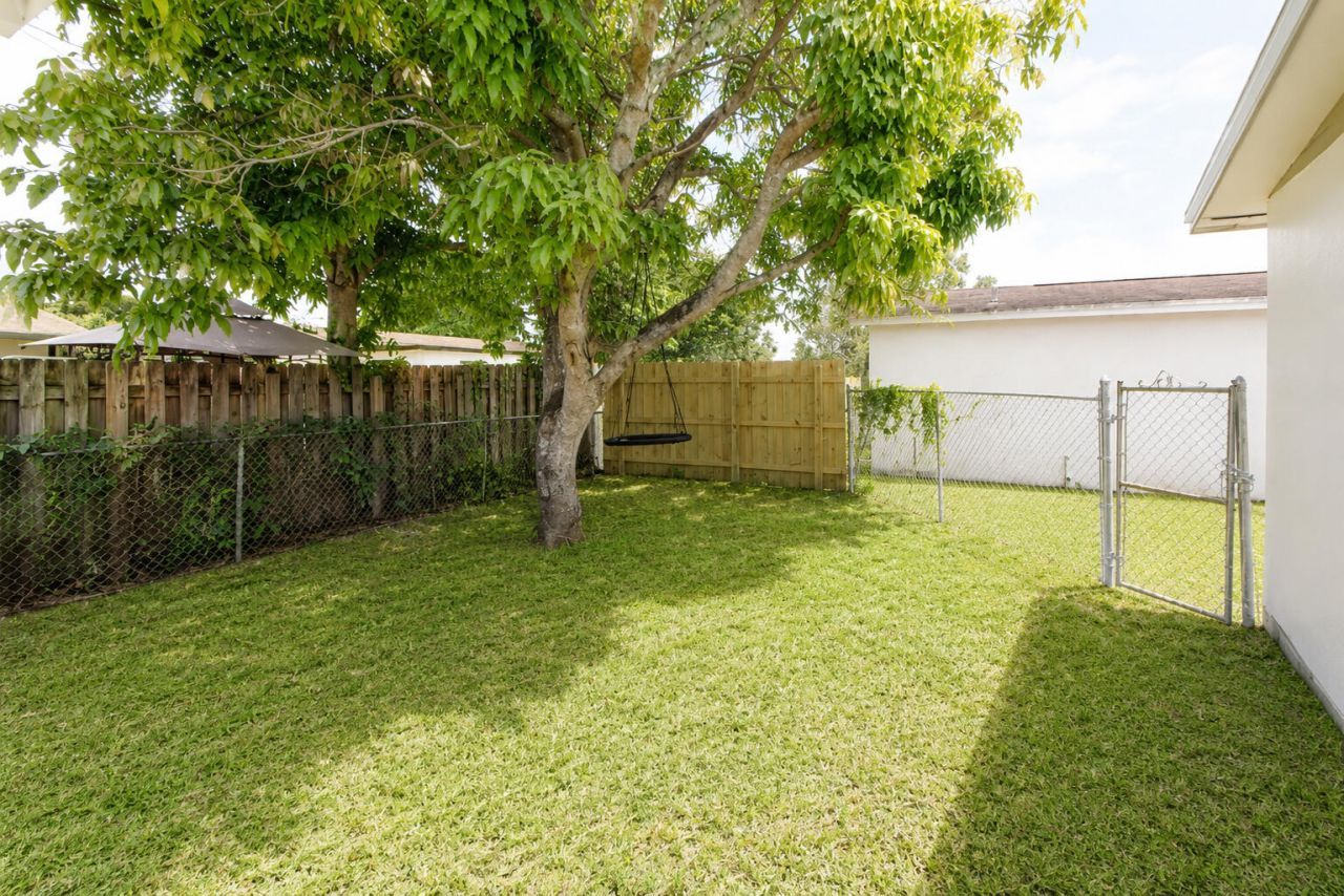 2440 NW 63rd Terrace, Sunrise, FL 33313 Photo