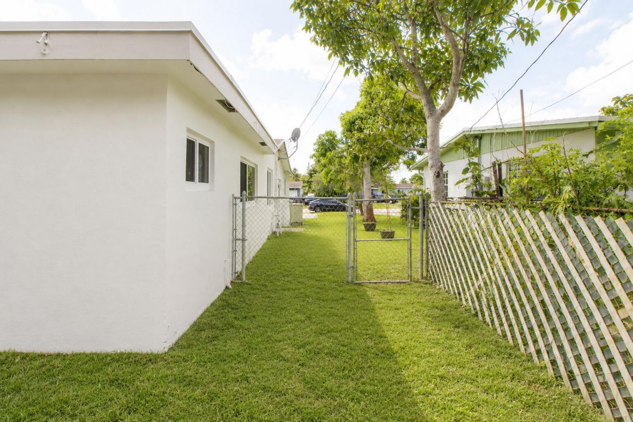 2440 NW 63rd Terrace, Sunrise, FL 33313 Photo