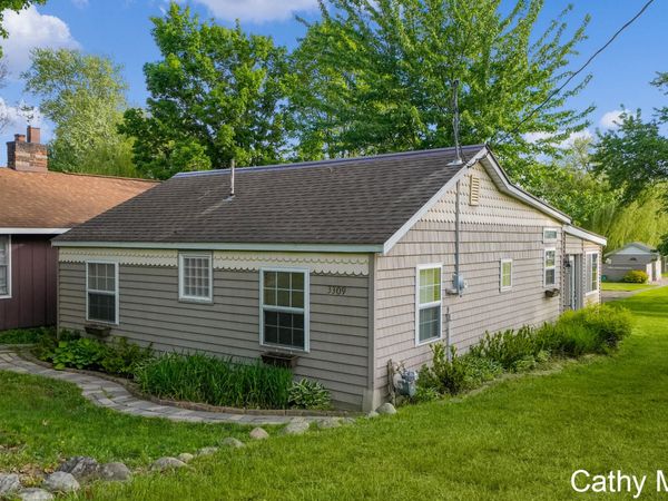 3309 Dumont Lake Drive, Allegan, MI 49010