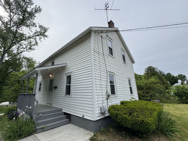 10 Center , Windsor Locks, CT 06096