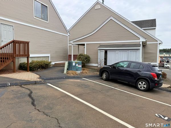 1690 Dixwell , Unit B3, Hamden, CT 06514