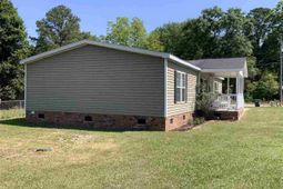 202 Walters St photo 4