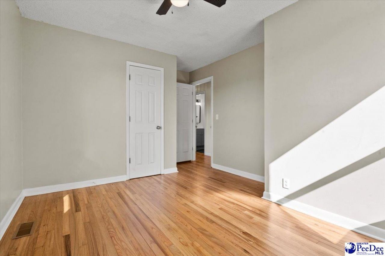 301 W Coleman Ave Photo 33