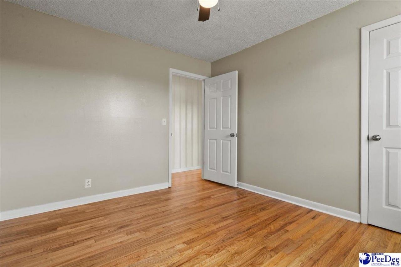 301 W Coleman Ave Photo 35