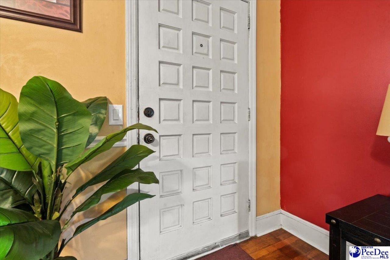 1404 Harrison St Photo 5