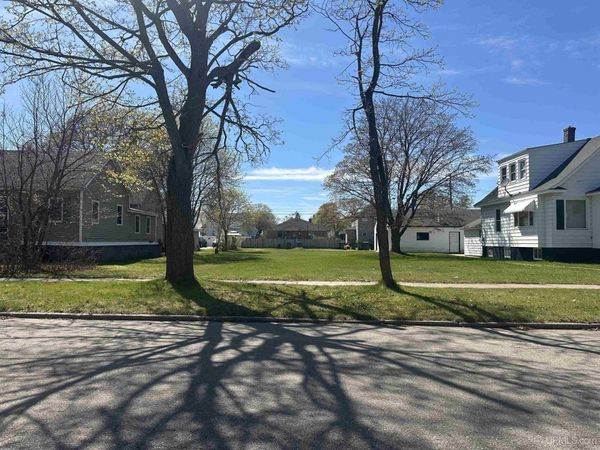 314 S 11th Street, Escanaba, MI 49829