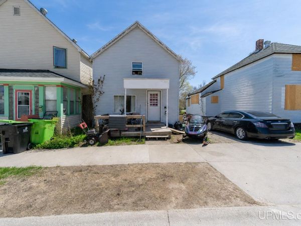 115 chestnut Street, Munising, MI 49862