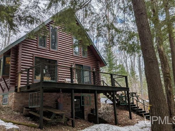 8379 W Twin Lake Road, Hiawatha Twp, MI 49884
