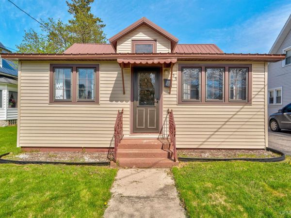 353 Lake Street, Manistique, MI 49854