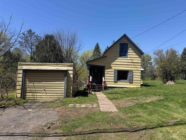 213 S Range Road, Ironwood, MI 49938